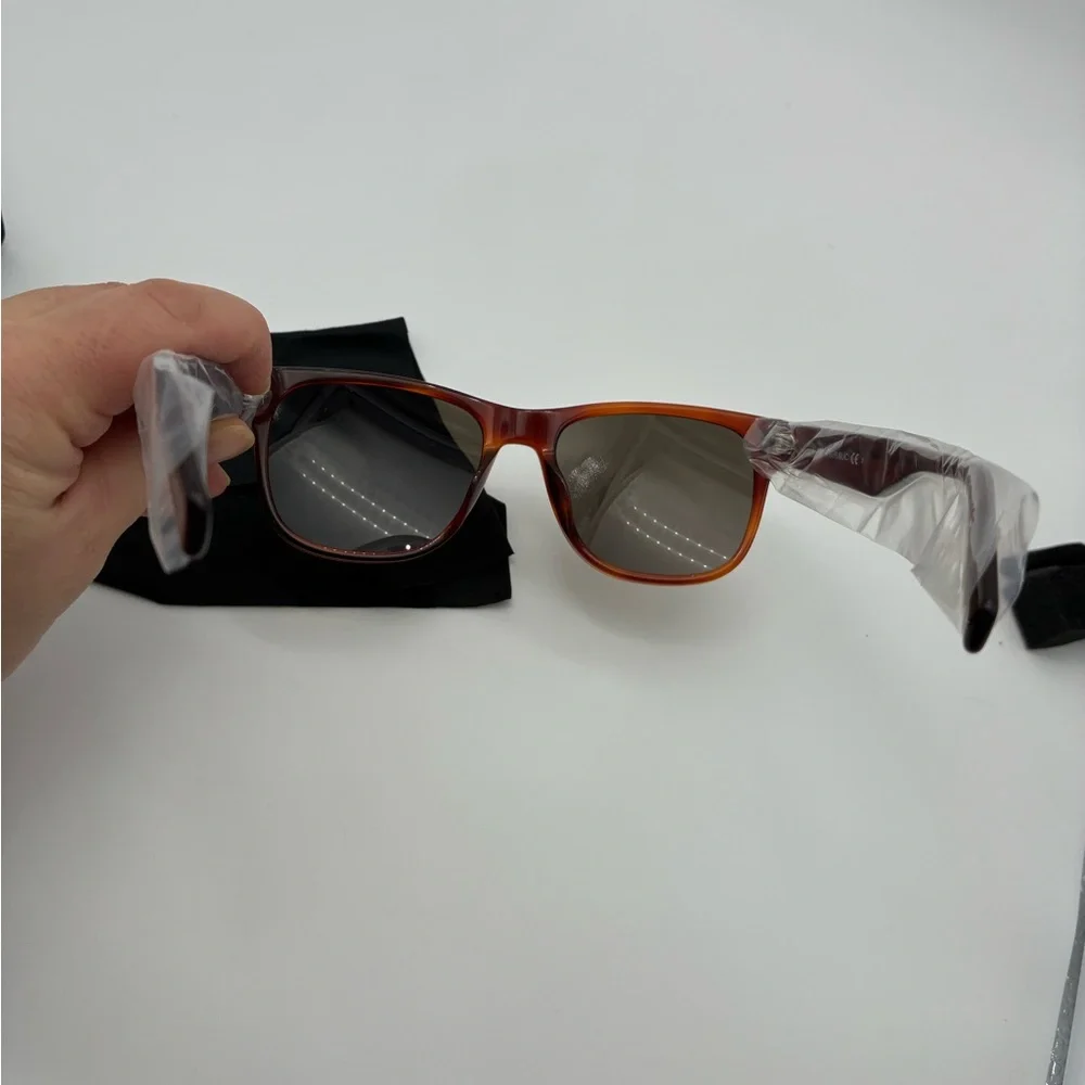 NWT banana republic Brown Tortoise Sunglasses with case
